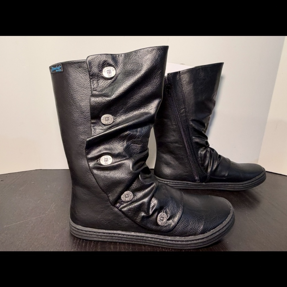 NWOB Blowfish Malibu Rammish Slouch/Ruched Button Detail Boots Black Womans 7.5